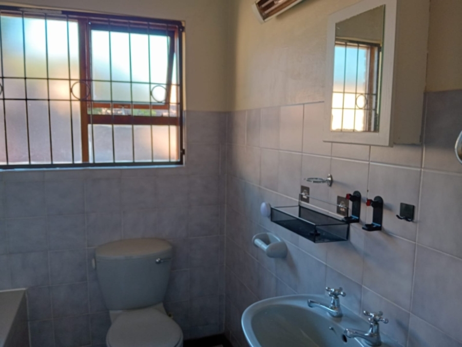 To Let 3 Bedroom Property for Rent in Langenhovenpark Free State